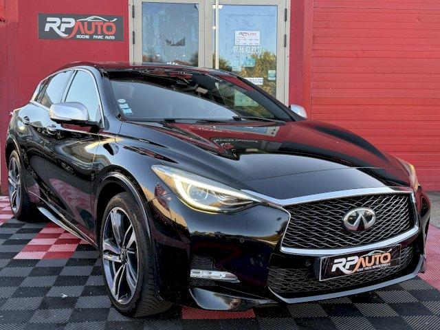 INFINITI Q30